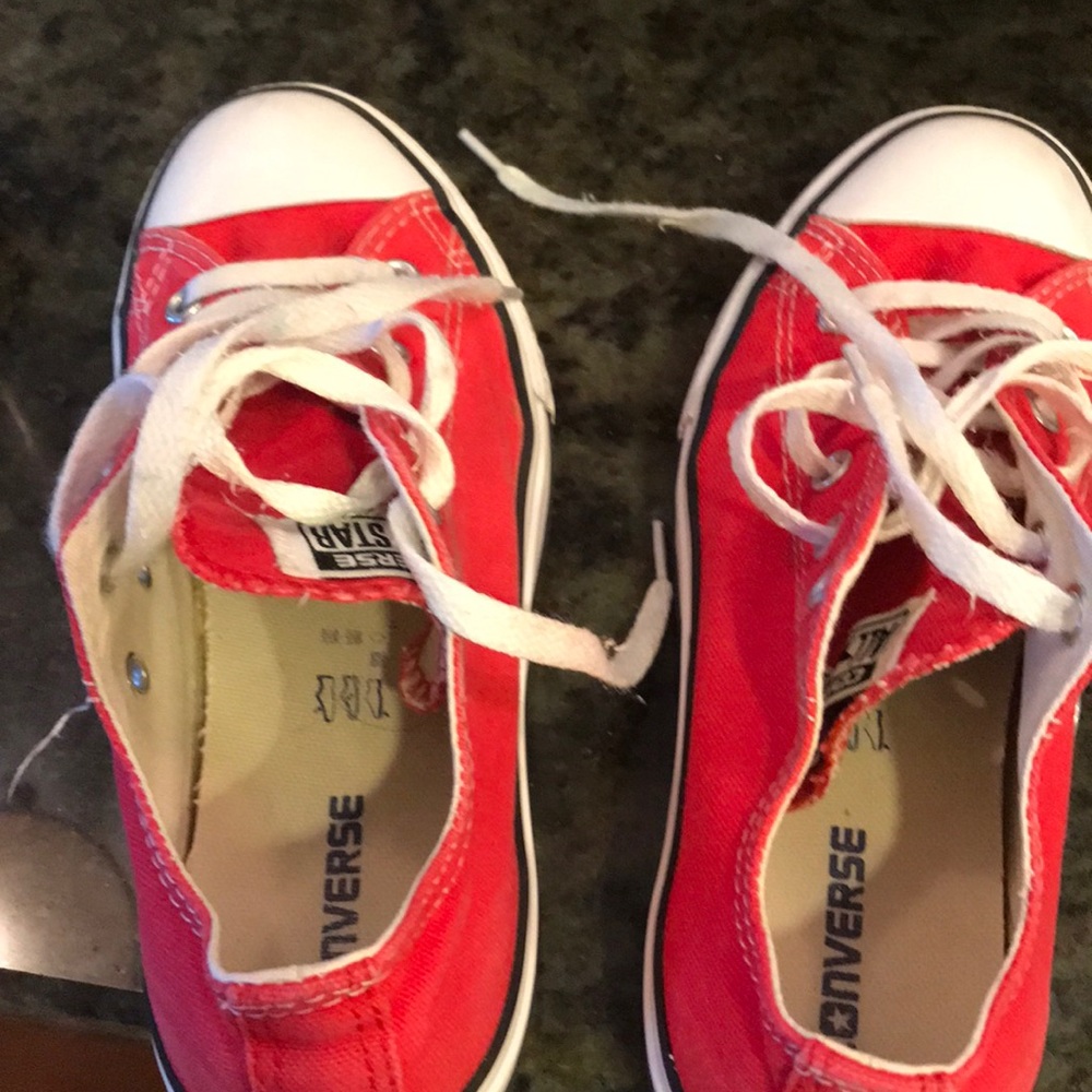Converse red